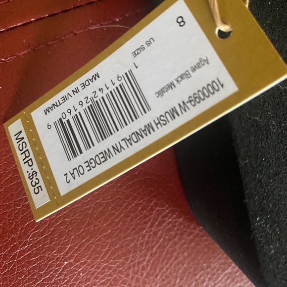 Teva Size 8 wedge - Picture 3 of 3